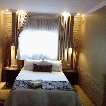 Ditsaleng Bed And Breakfast Vanderbijlpark Luaran gambar