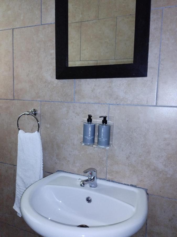 Ditsaleng Bed And Breakfast Vanderbijlpark Luaran gambar